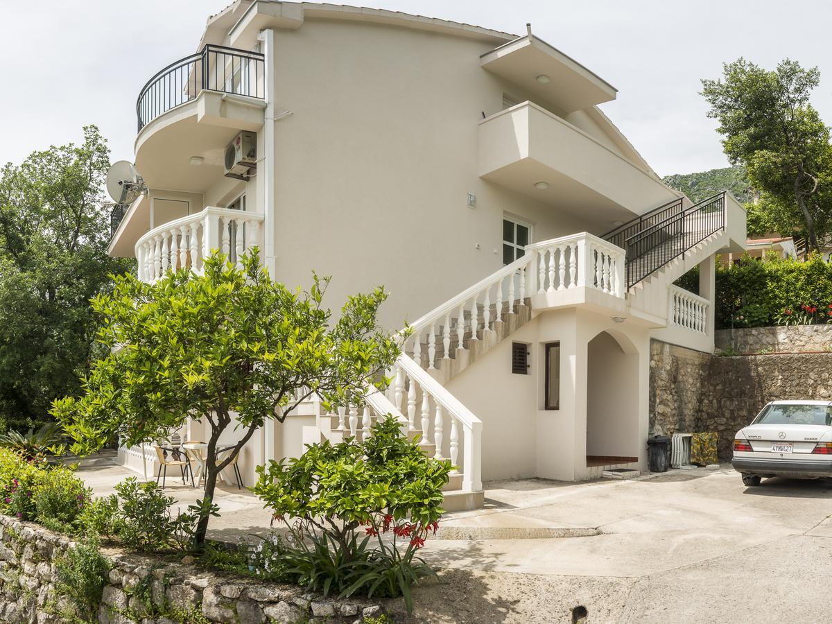 Apartments Villa Radonic Donji Morinj Buitenkant foto